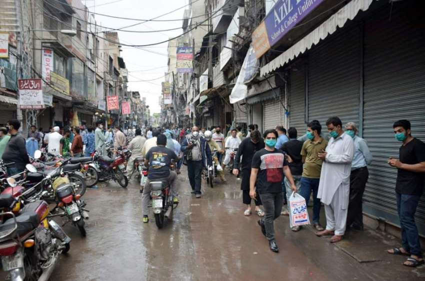 لاہور : ضلعی انتظامیہ کی جانب سے ایس او پیز پرعملدرآمد کو ..