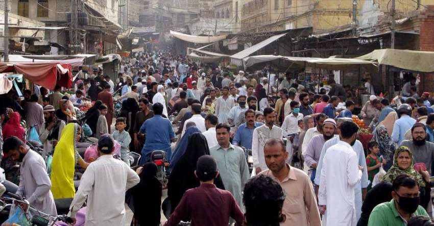 حیدرآباد: رمضان المبارک کے موقع پر لوگ افطاری کے بڑی تعداد ..