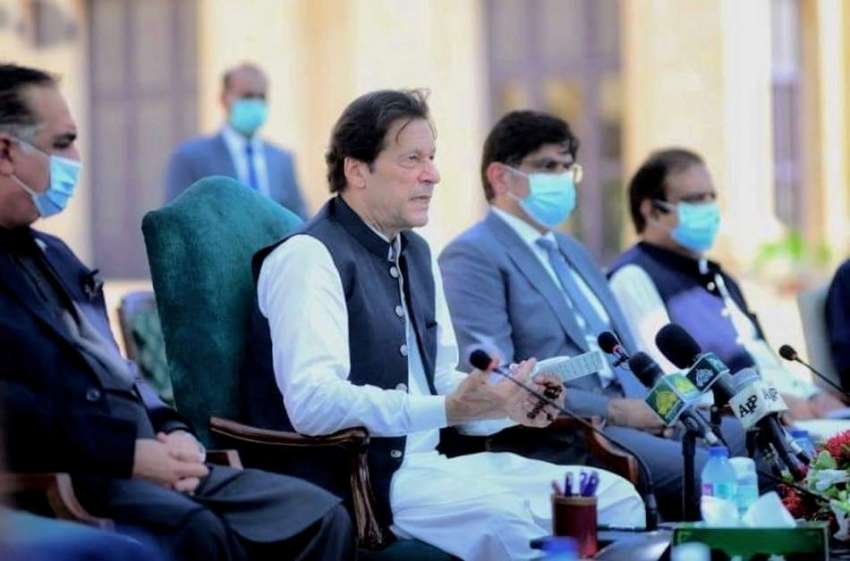 کراچی: وزیراعظم عمران خان پریس کانفرنس سے خطاب کررہے ہیں۔ ..