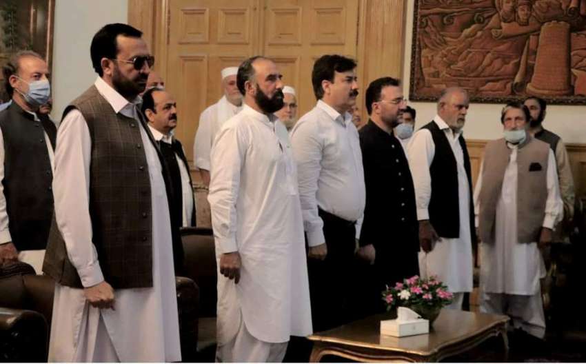 پشاور: گورنر ہاؤس میں منعقدہ تقریب حلف برداری کے موقع پر ..