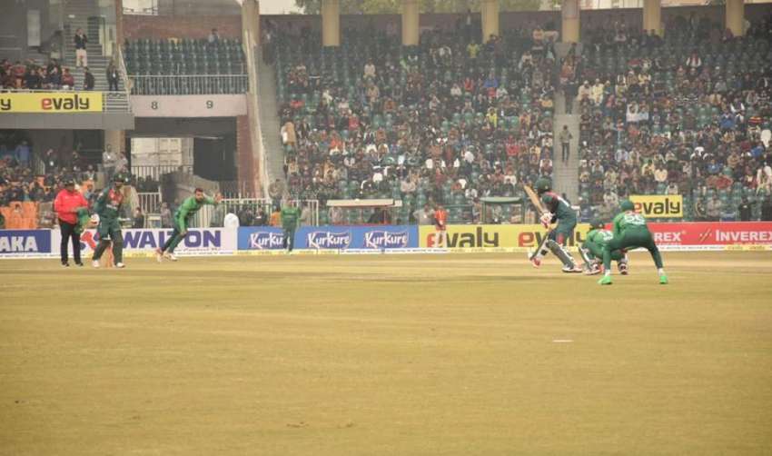 لاہور: پاکستان اور بنگلہ دیش کی کرکٹ میں دوسرے ٹی ٹونٹی میچ ..