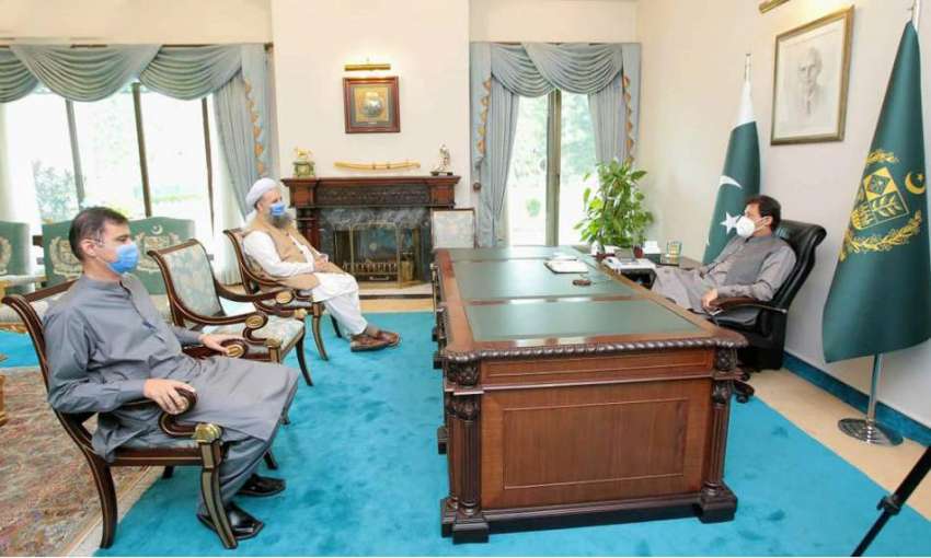 اسلام آباد: وزیر مذہبی امور  نور الحق قادری اور ایم این اے ..