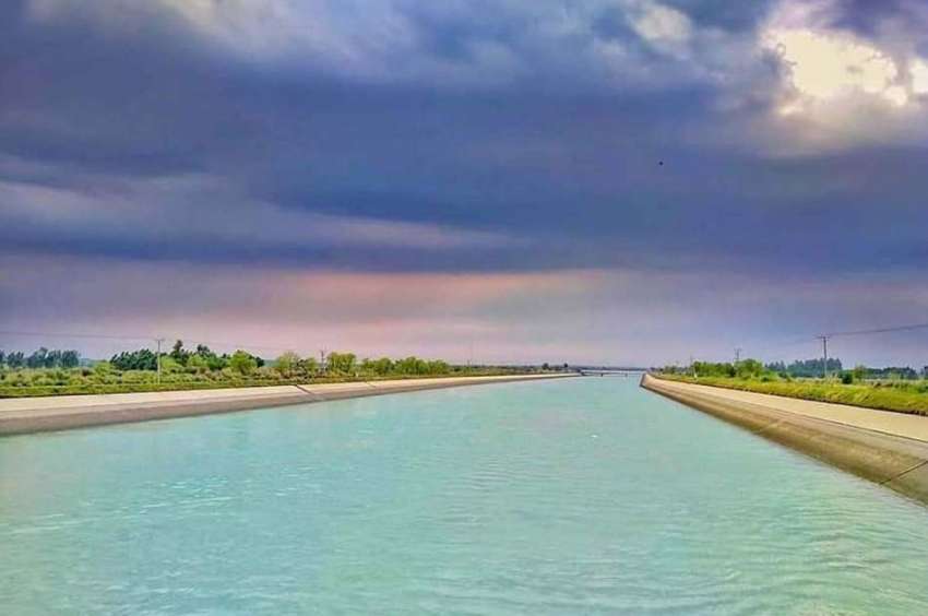 اٹک:غازی بھروٹھہ نہر کے اوپر سے لیا گیا بادلوں کا خوبصورت ..
