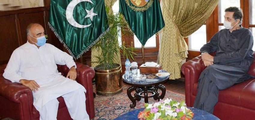 پشاور: گورنر خیبر پختونخوا شاہ فرمان سے وزیراعظم کے معاون ..