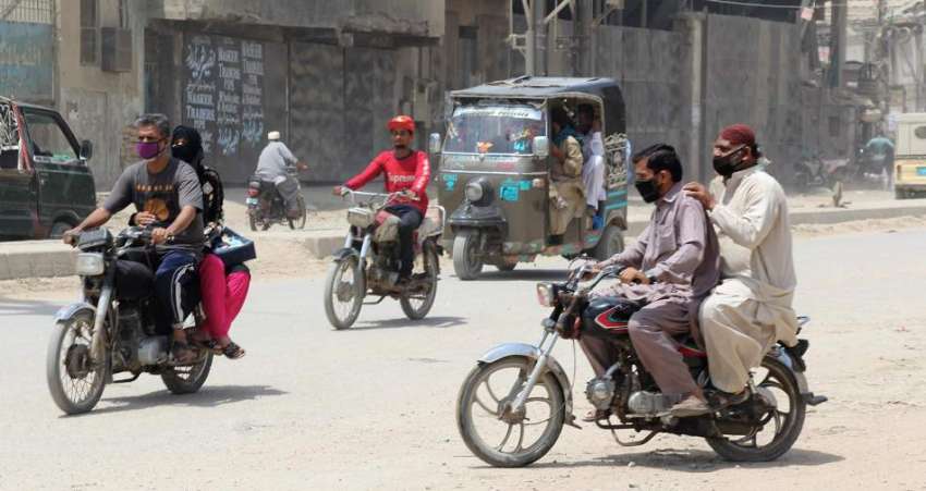 کراچی، شہری لاک ڈائون کی خلاف ورزی کرتے ہوئے باہر گھوم رہے ..