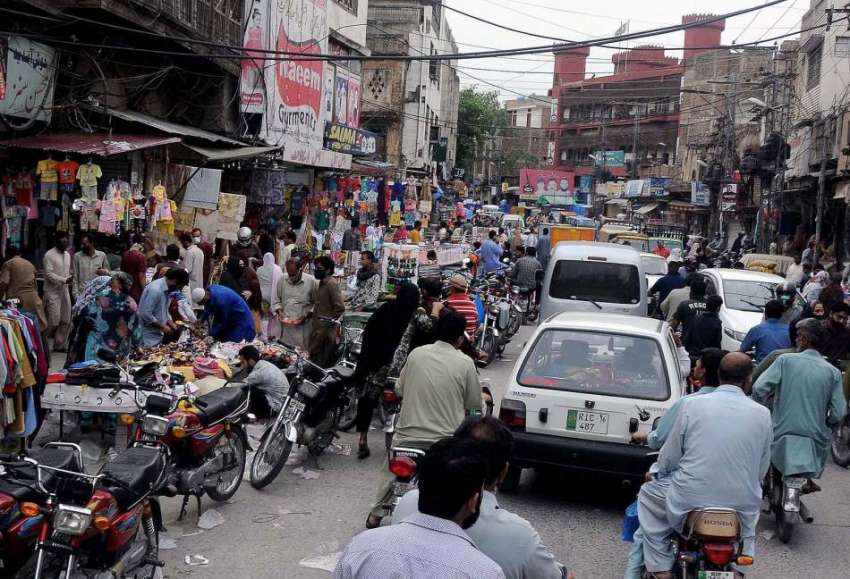 راولپنڈی: موتی بازار کے باہر تجاوزات کے باعث ٹریفک جام رہتی ..