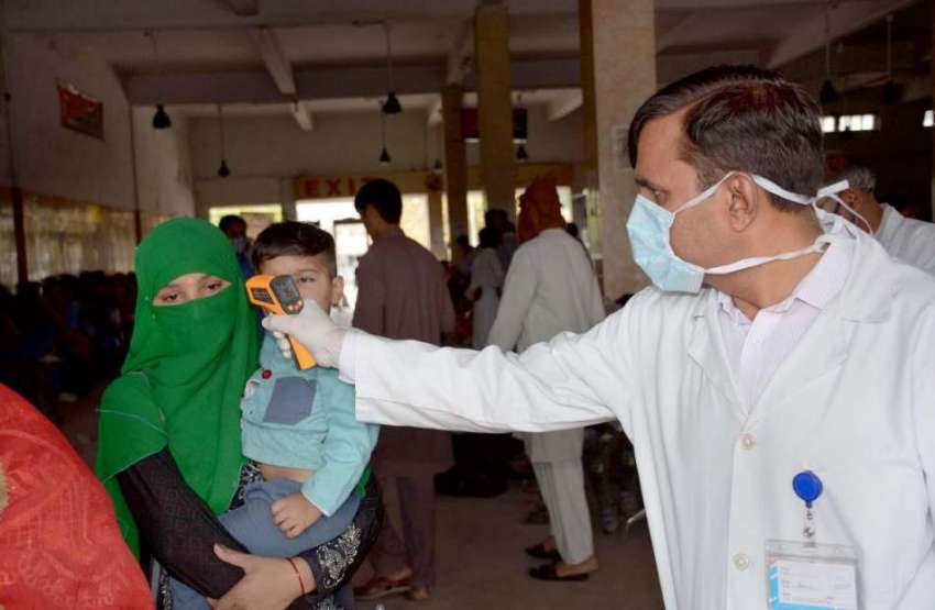 فیصل آباد، پاکستان ریلوے کا ملازم کورونا وائرس کے خطرے کے ..