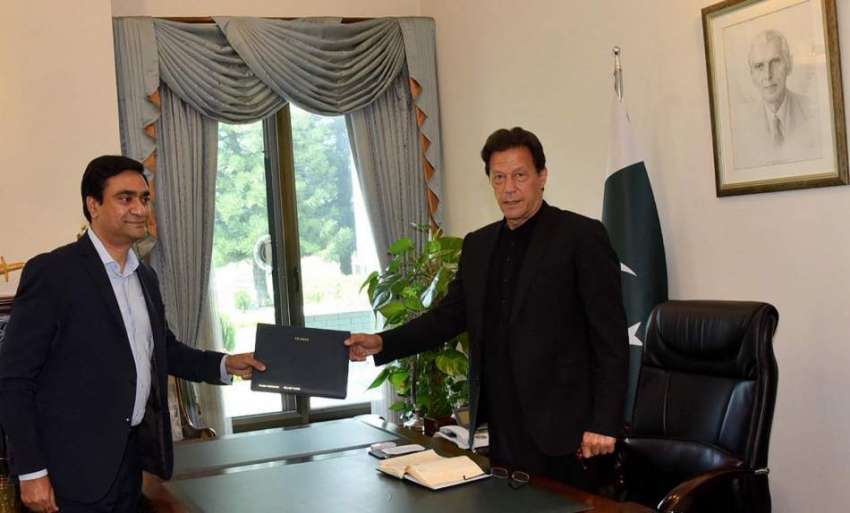 اسلام آباد: وزیراعظم عمران خان کو ٹیلی نار کے سی ای او عرفان ..