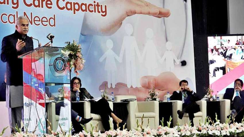 راولپنڈی: وزیر اعظم کے معاون خصوصی برائے صحت ڈاکٹر ظفر مرزا ..