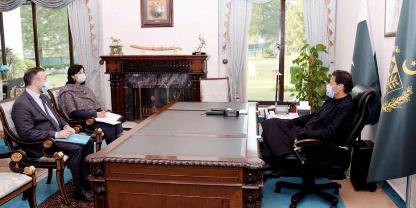 اسلام آباد، وزیراعظم عمران خان سے مشیر ڈاکٹر ثانیہ نشتر ..
