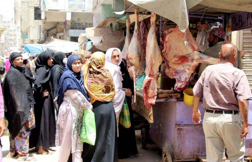 کراچی : گوشت کی دکان میں کورونا وائرس سے بچنے کیلئے احتیاطی ..
