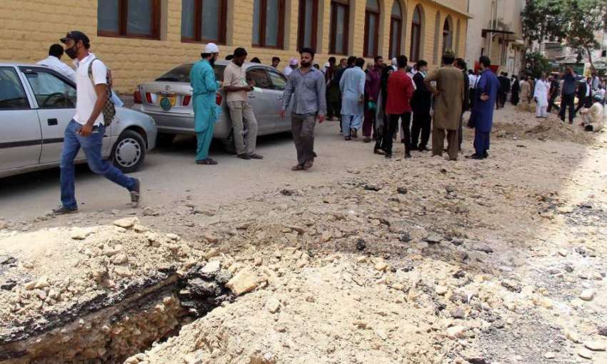 کراچی سٹی کورٹ میں سیوریج کی لائن کا تعمیراتی کام لاک ڈوان ..