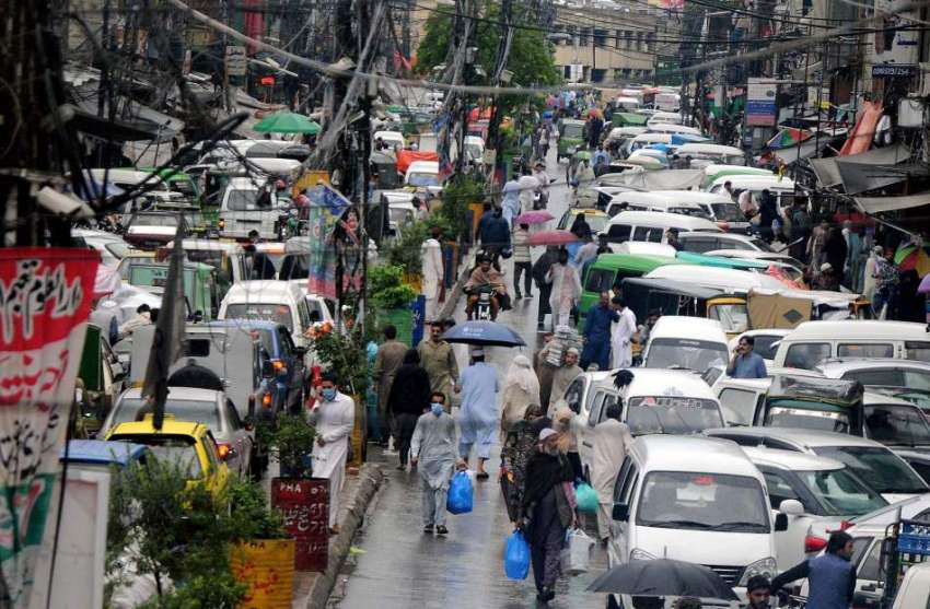 راولپنڈی: ٹریفک پولیس کی نا اہلی کے باعث راجہ بازار میں ٹریفک ..