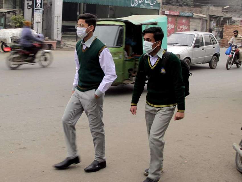 لاہور، کورونا وائرس کے باعث بند ہونے والے سکول دوبارہ کھلنے ..