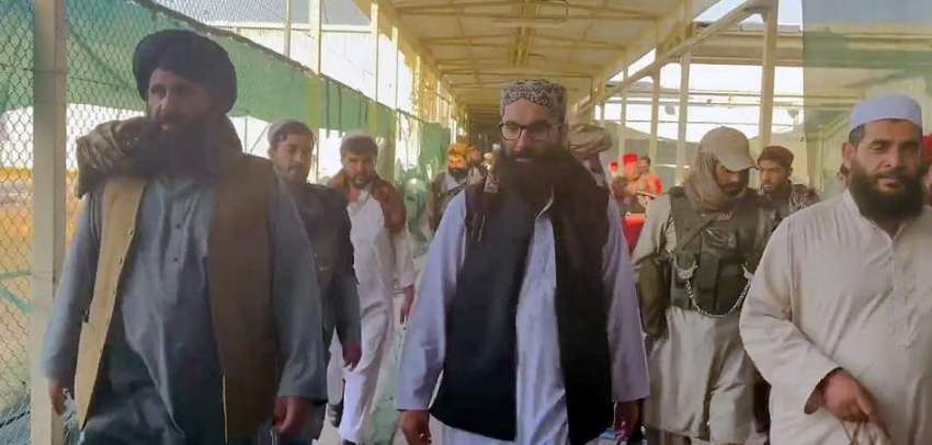 کابل، طالبان رہنما انس حقانی بگرام جیل کا دورہ کر رہے ہیں ..