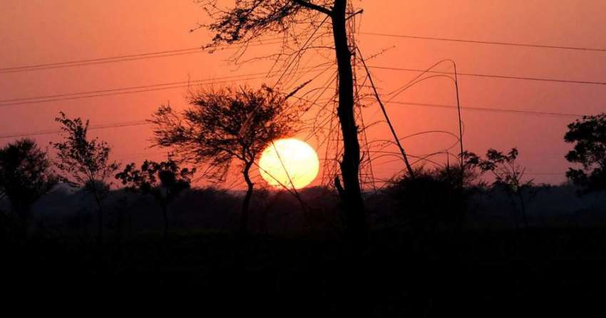 حیدرآباد، سردیوں کی شام کے وقت غروب آفتاب کا دلکش منظر۔