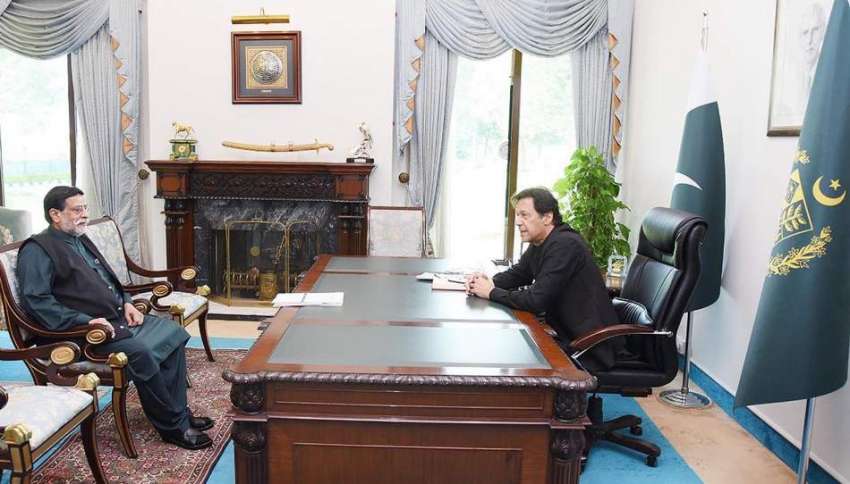 اسلام آباد، وزیراعظم عمران خان سے پرائیویٹائزیشن کے وزیر ..