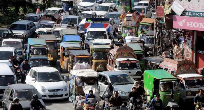 راولپنڈی، لیاقت روڈ پر ٹریفک جام کا منظر۔