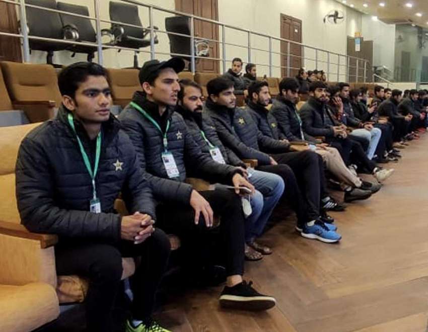 لاہور، پاکستان انڈر 19 کرکٹ ٹیم کے کھلاڑی قذافی سٹیڈیم میں ..
