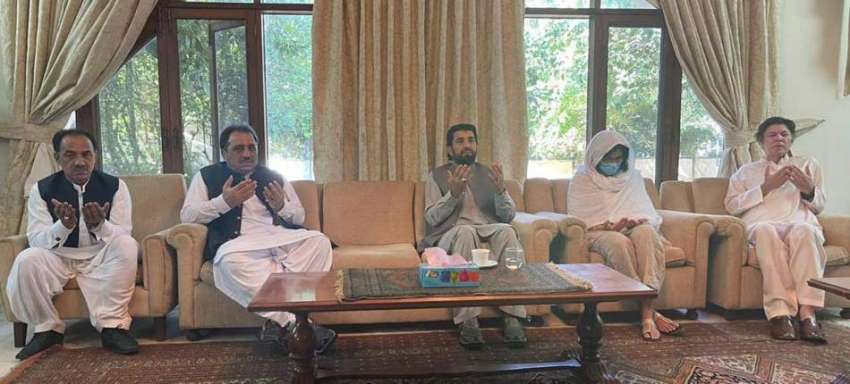 اسلام آباد، گورنر بلوچستان سید ظہور احمد آغا اور ڈپٹی سپیکر ..