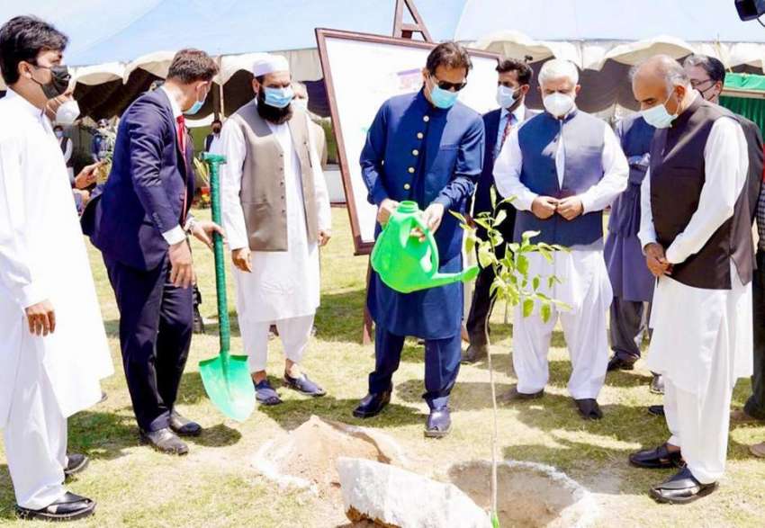 پشاور، وزیراعظم عمران خان جلوزئی فلیٹس کا سنگ بنیاد رکھنے ..