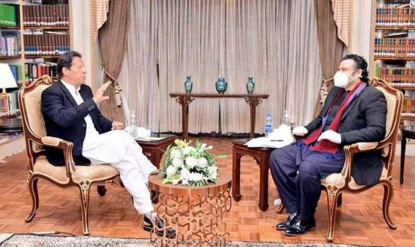 اسلام آباد، وزیراعظم عمران خان نجی ٹی وی چینل کو انٹرویو ..