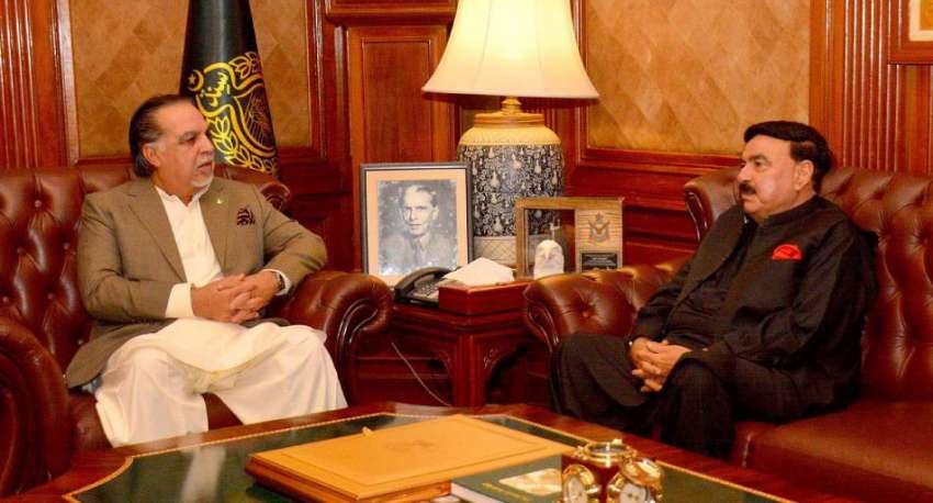 کراچی، گورنر سندھ عمران اسماعیل سے وزیر داخلہ شیخ رشید احمد ..