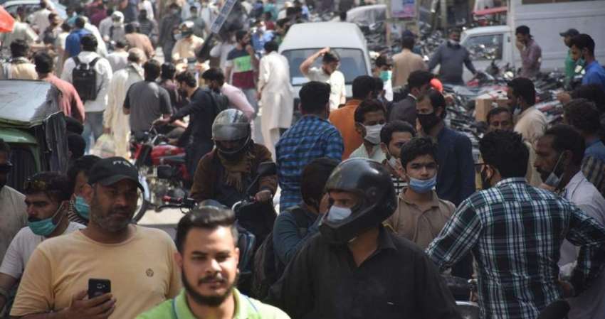 لاہور، کورونا وباء کی تیسری لہر میں شدت آنے کے باوجود ہال ..