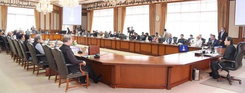 اسلام آباد، وزیراعظم عمران خان وفاقی کابینہ کے اجلاس کی ..