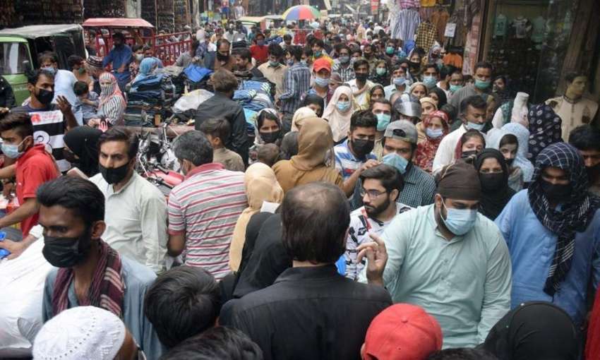 لاہور، کورونا وائرس کی تیسری لہر میں شدت  کے باوجود انارکلی ..