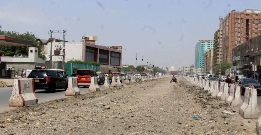 کراچی، گرین بس پراجیکٹ کا تعمیراتی کام سست روی کا شکار ہے۔