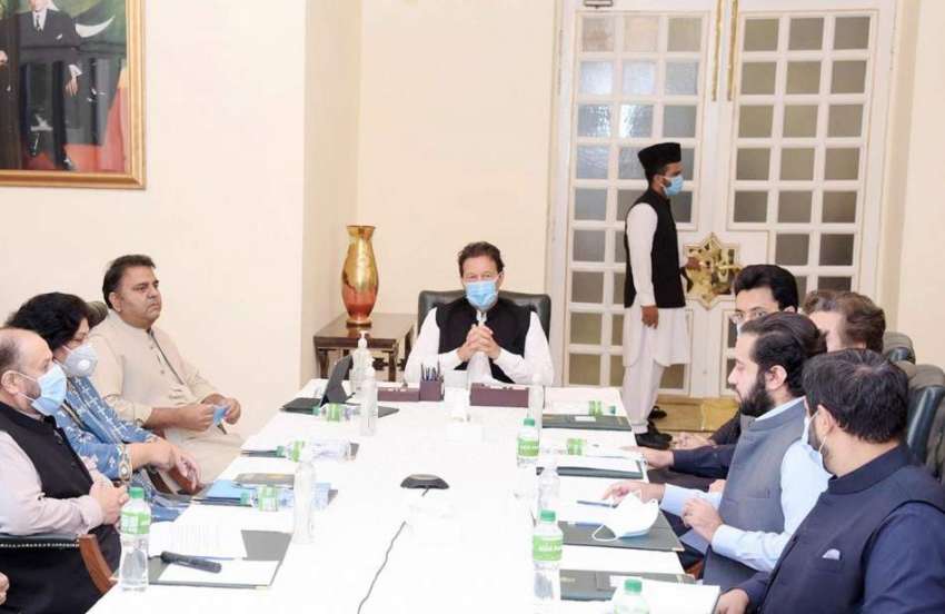 اسلام آباد، وزیراعظم عمران خان افغانستان سے غیر ملکی صحافیوں ..