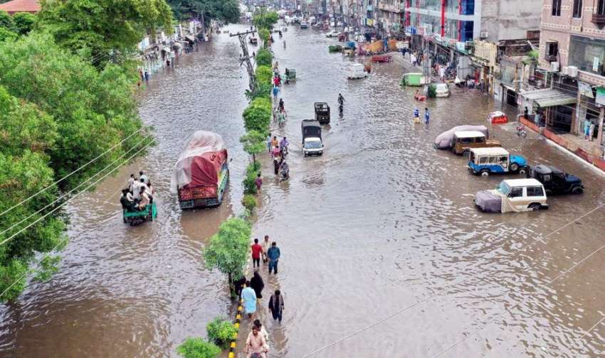 لاہور، صوبائی دارالحکومت میں ہونے والی موسلا دھار بارش ..