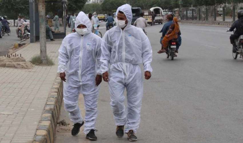 کراچی، گلشن اقبال میں شہری کورونا وباء کی چوتھی لہر کی روک ..
