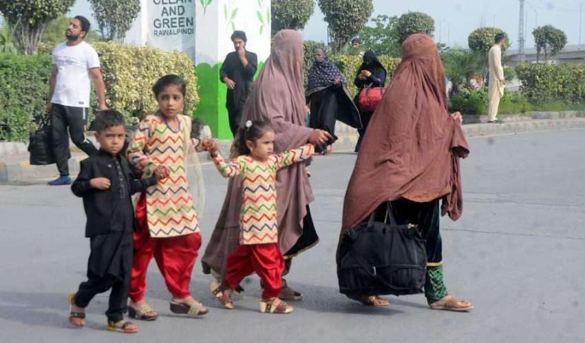 راولپنڈی، کالعدم جماعت کی احتجاجی کال کے باعث مسافر سامان ..