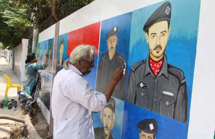 کراچی، لیاری ٹاؤن اے ایس پی آفس کی دیواروں پر سندھ پولیس ..
