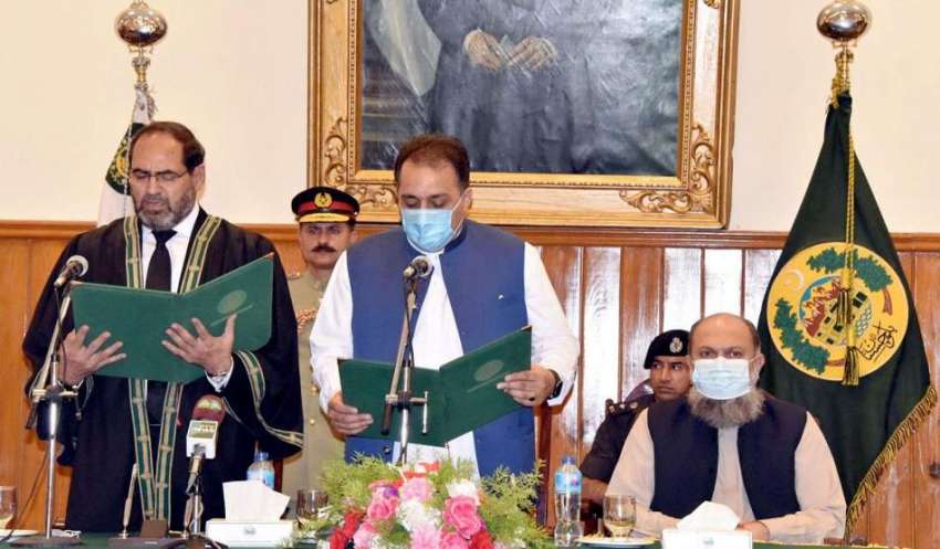 کوئٹہ، گورنر بلوچستان سید ظہور احمد آغا گورنر ہاؤس میں جسٹس ..