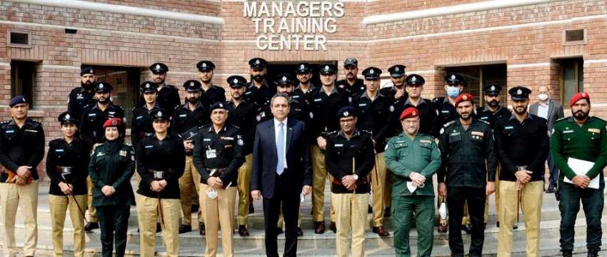 لاہور، فیکلٹی ممبران و اے ایس پیز پر مشتمل نیشنل پولیس اکیڈمی ..
