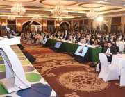 کراچی، گورنر سندھ عمران اسماعیل دی فیوچر سمٹ کی تقریب سے خطاب کر رہے ..