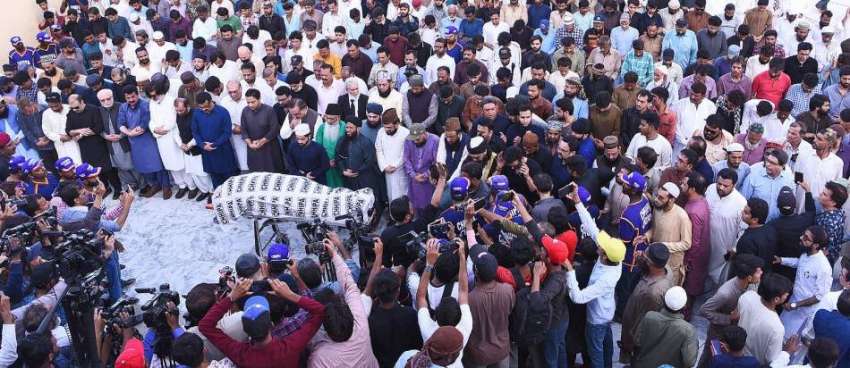 کراچی، ڈاکٹر عامر لیاقت کی نماز جنازہ عبداللہ شاہ غازی کے ..
