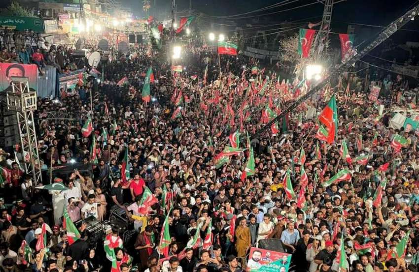 لاہور، پاکستان تحریک انصاف کے کارکنان ضمنی انتخابی حلقہ ..