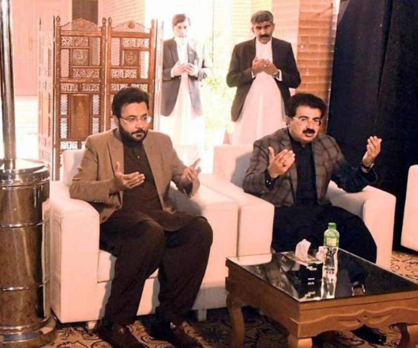 اسلام آباد، وزیر مملکت برائے اطلاعات فرخ حبیب چئیرمین سینیٹ ..