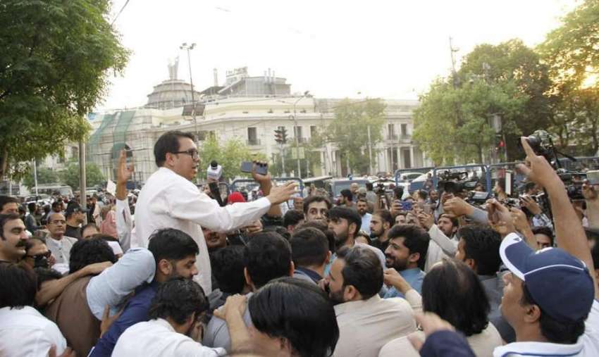 لاہور، تحریک انصاف کے مرکزی رہنما ڈاکٹر شہباز گل کی قیادت ..