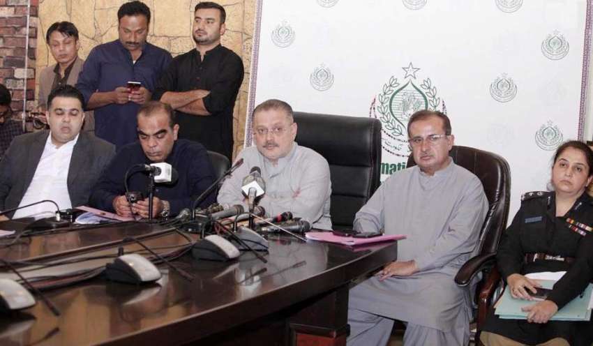 کراچی، وزیر اطلاعات سندھ شرجیل انعام میمن میڈیا سے بات چیت ..