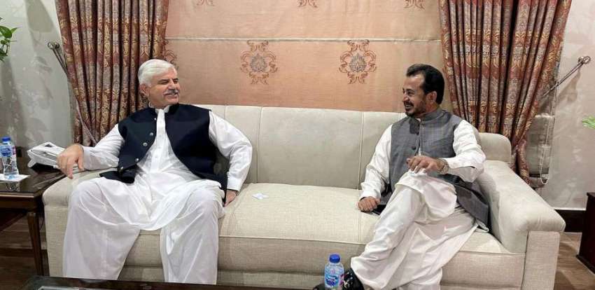 پشاور، وزیراعلی خیبرپختونخوا محمود خان سے اپوزیشن لیڈر ..