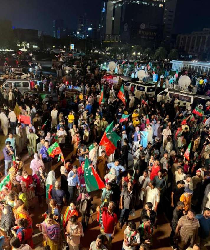 لاہور، تحریک انصاف کے کارکنان وزیراعلی کے انتخاب میں مبینہ ..