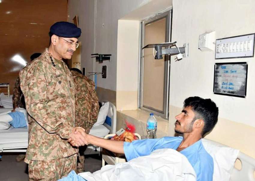بنوں، آرمی چیف جنرل سید عاصم منیر سی ایم ایچ بنوں میں زخمی ..