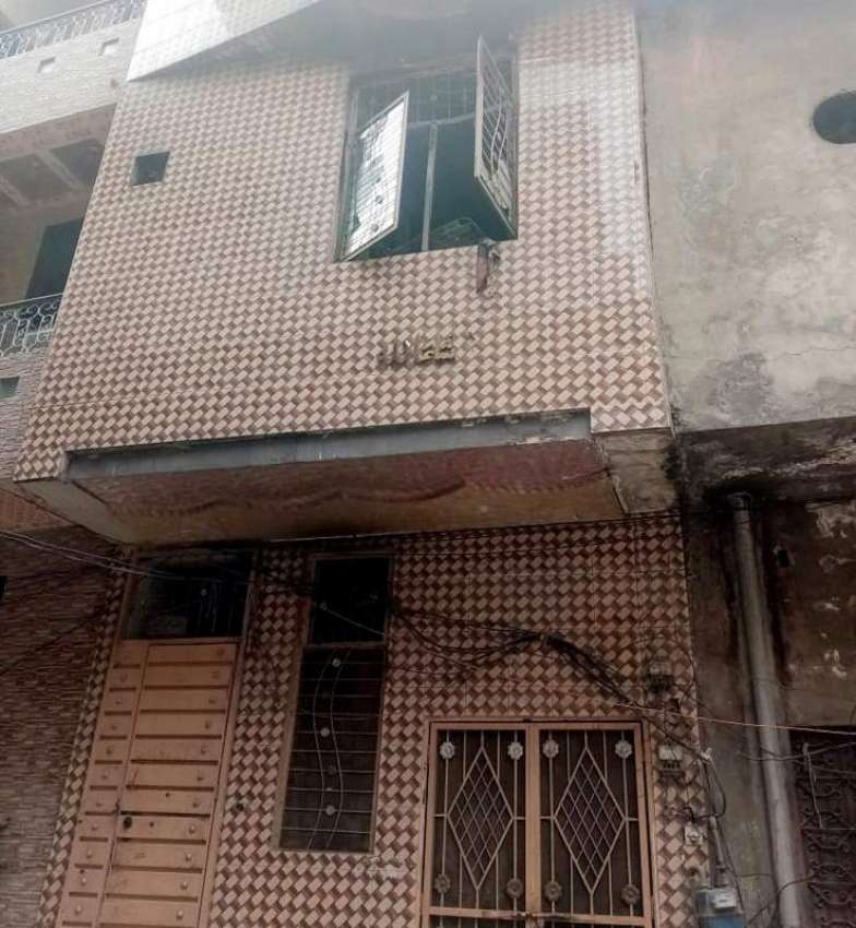 لاہور، اندرن بھاٹی گیٹ میں ہولناک آتشزدگی سے متاثرہ گھر ..