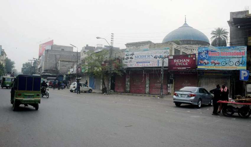 لاہور، حکومت کی جانب سے سموگ کے پیش نظر کاروبار کھولنے پر ..