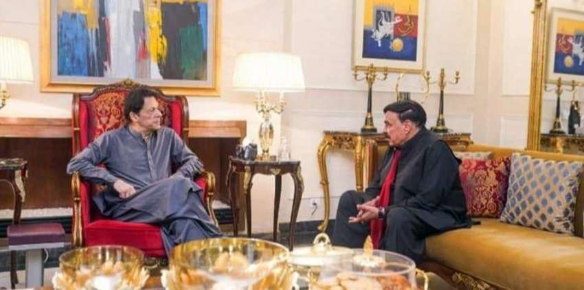 لاہور، چئیرمین پاکستان تحریک انصاف عمران خان سے سابق وزیر ..